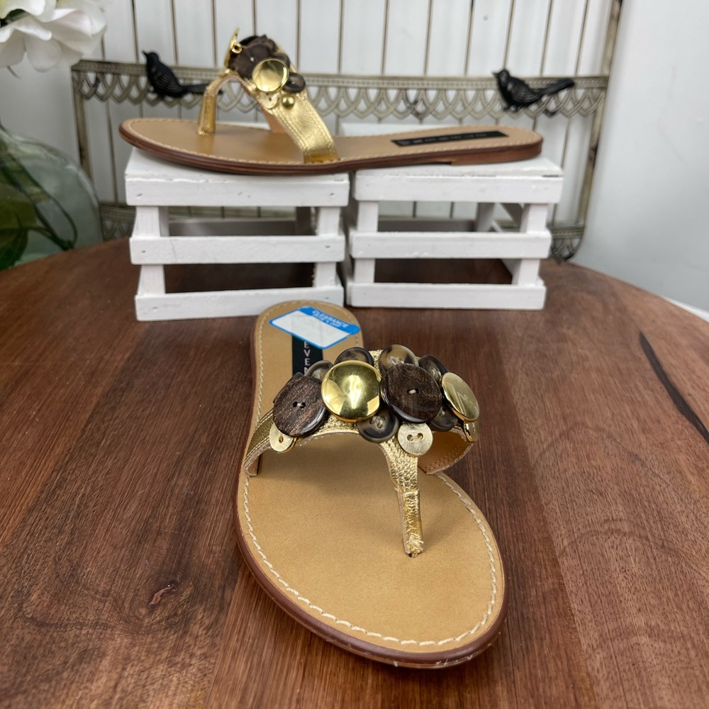 Steven by Steven Madden P-Button Womens Slide Thong Flat Sandals size 9.